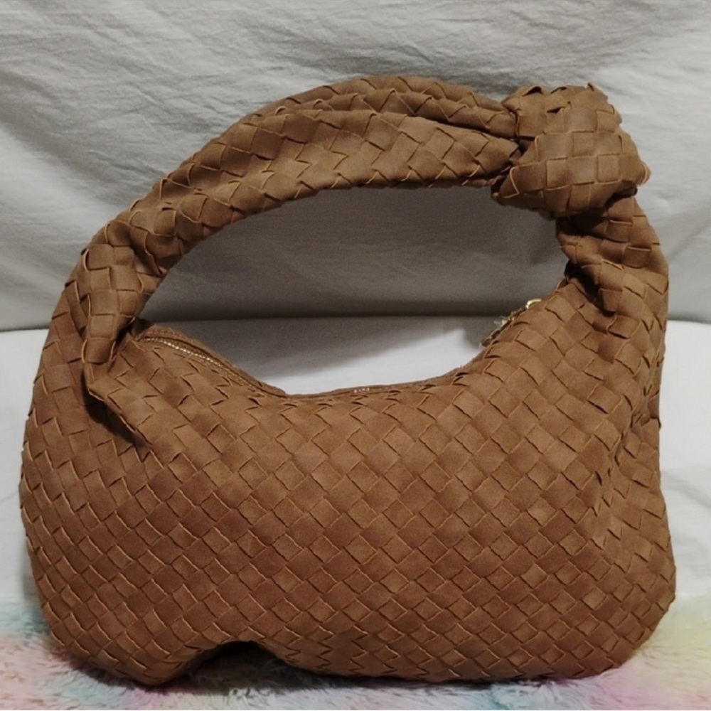 Elegant Tan Woven Handbag
